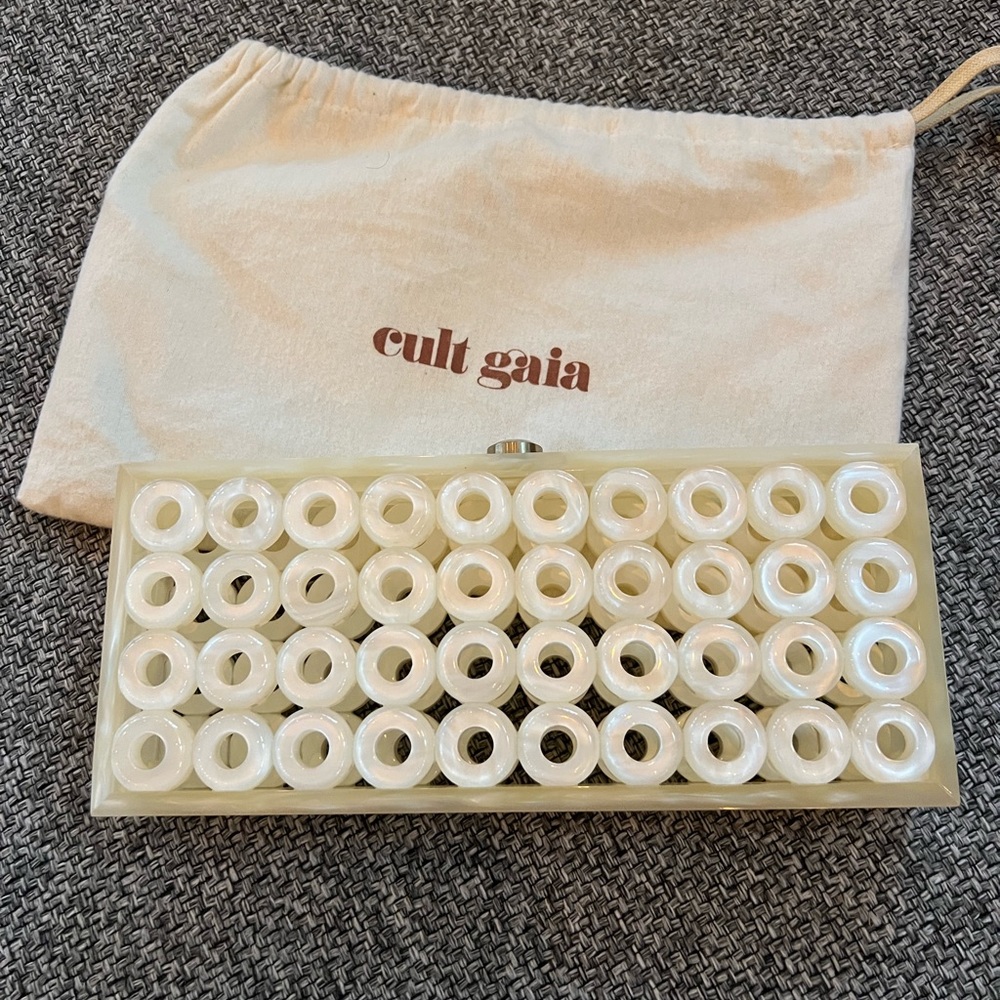 Faizah Cutout Box 
Clutch from Cult Gaia